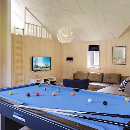 16 Person In Hasselberg *