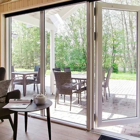 16 Person In Hasselberg