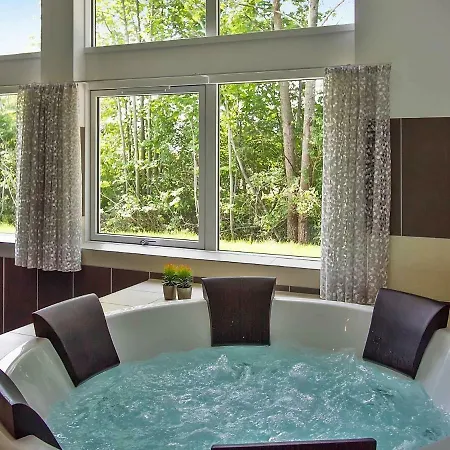 16 Person In Hasselberg *