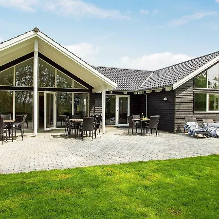 בית נופש 16 Person In Hasselberg קפלן