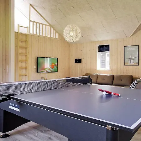 16 Person In Hasselberg *